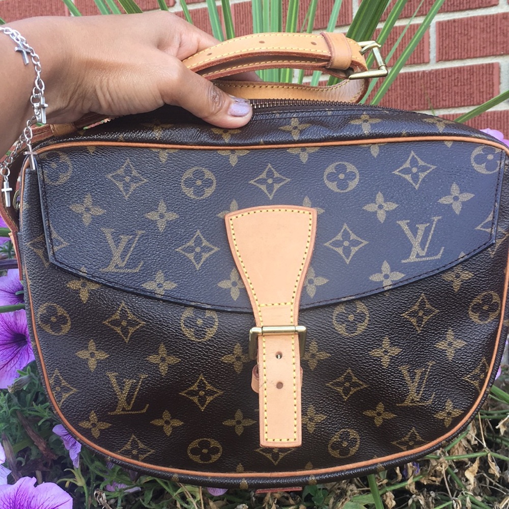 Authentic Louis Vuitton Crossbody